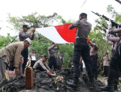 Upacara Pemakaman Dinas Kepolisian untuk Aiptu Heri Sukamto, Sebagai Bentuk Penghormatan dari Polres Gresik