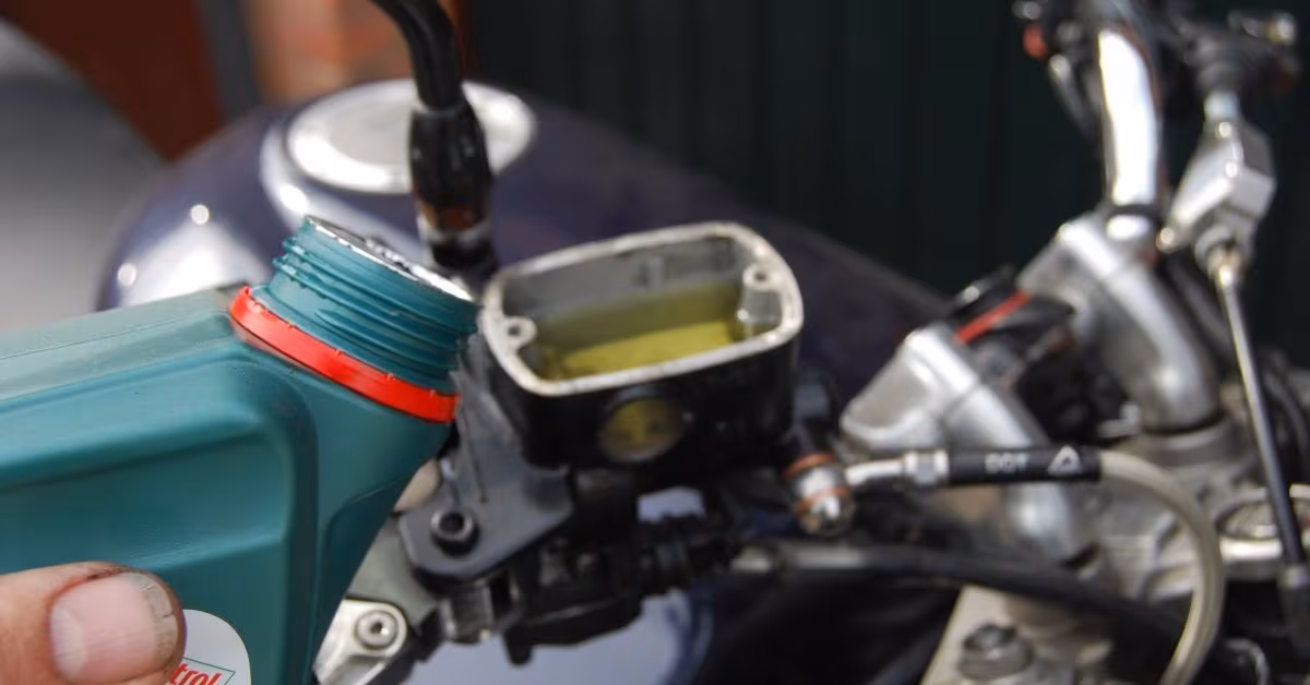 Apa Perlu Ganti Minyak Rem pada Motor?