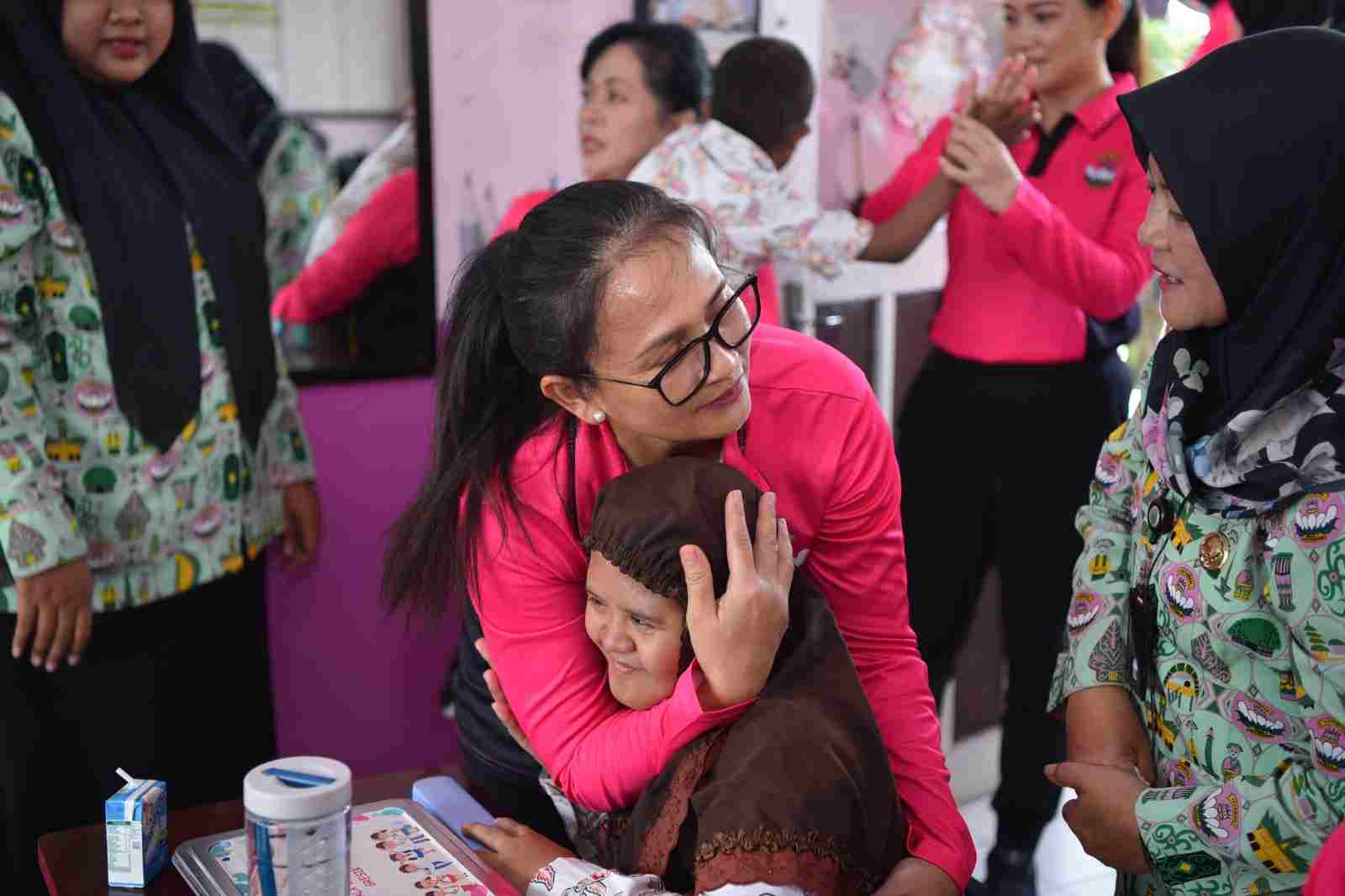 Kunjungi SLB Kemala Bhayangkari 2 Gresik, Bentuk Kepedulian Ketua Pembina Yayasan terhadap Pendidikan Inklusif