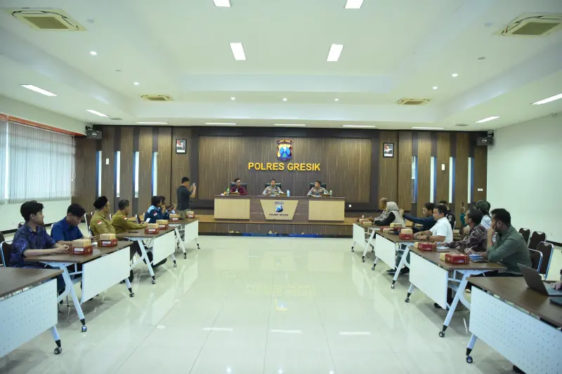 Kapolres Gresik AKBP Rovan Richard Mahenu Ajak Penggiat Medsos Bersinergi Jaga Kamtibmas dan Tangkal Hoaks