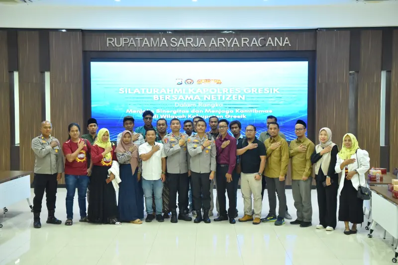 Kapolres Gresik AKBP Rovan Richard Mahenu Ajak Penggiat Medsos Bersinergi Jaga Kamtibmas dan Tangkal Hoax (2)