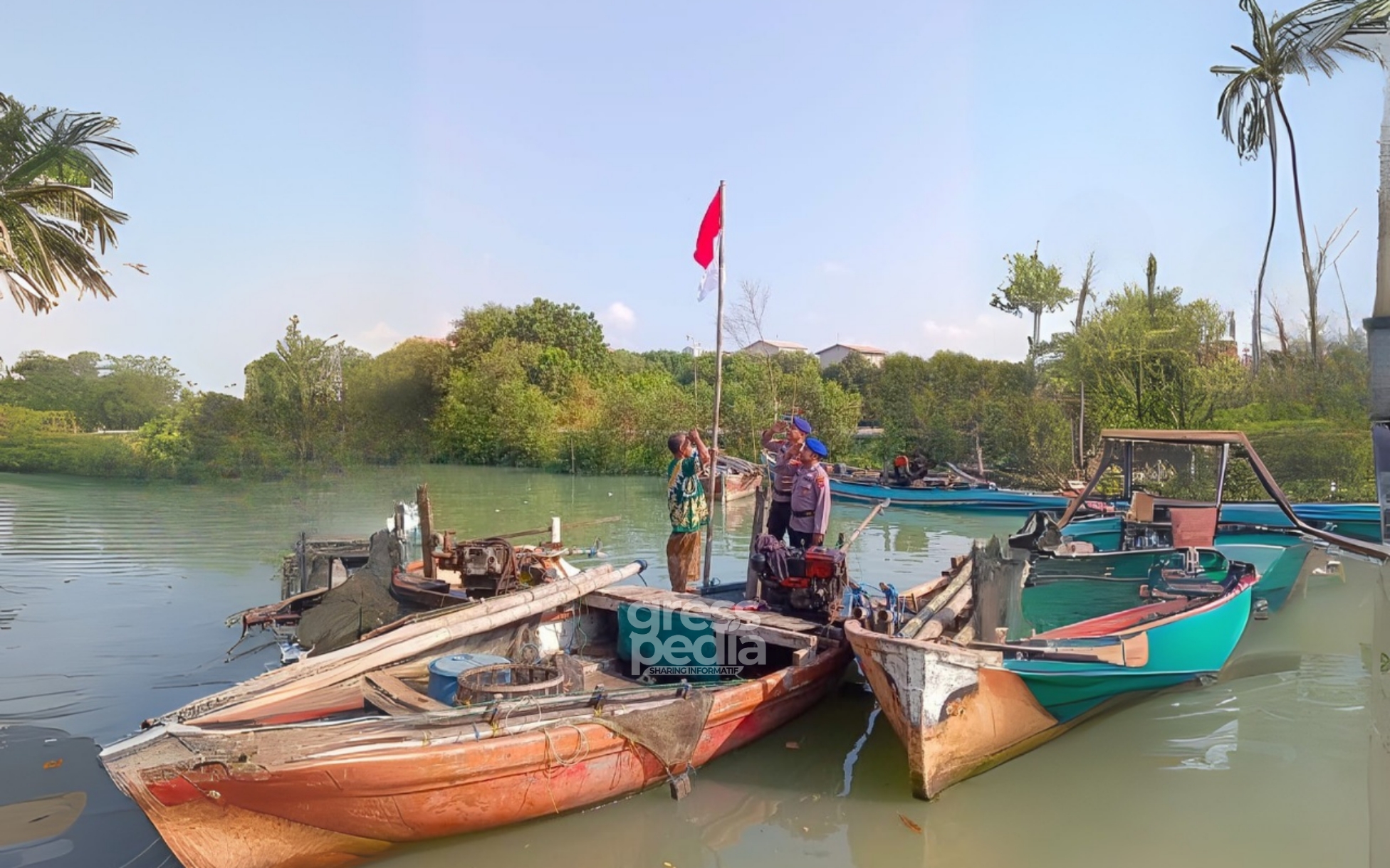 Semarak Kemerdekaan ke-80 Republik Indonesia, Gresik Gelar Aksi Bersih Pesisir dan Bagikan 10.000 Bendera Merah Putih