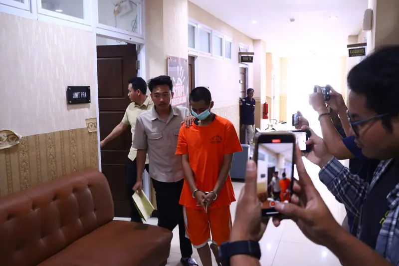 Polisi Gresik Ringkus Predator Asusila Sesama Jenis Asal Bojonegoro, Korban Masih Pelajar