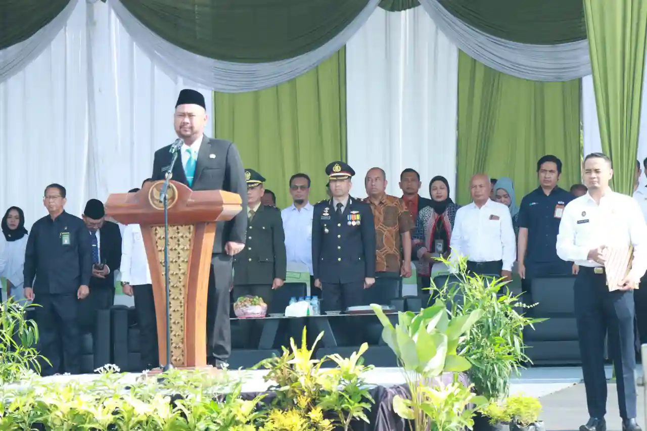 Bentuk Sinergitas, Wakapolres Gresik Hadiri Upacara Harhubnas 2025 di Dermaga Pelabuhan Gresik