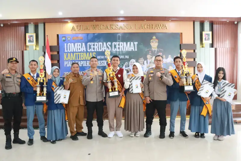 Polres Gresik Cetak Pelajar Cerdas dan Berkarakter Lewat Lomba Cerdas Cermat Kamtibmas, SMA Semen Gresik Juara 1