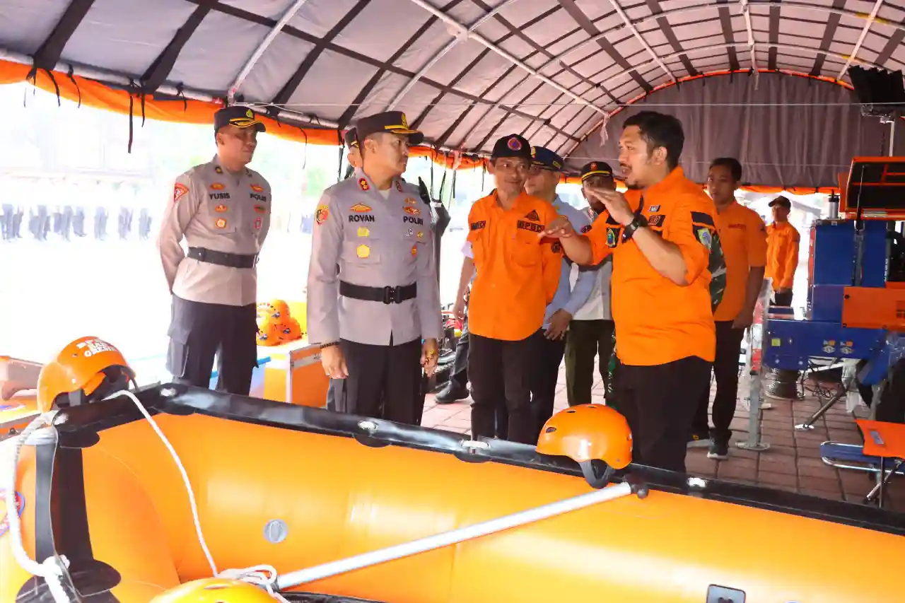 Polres Gresik Pastikan Kesiapan Personel dan Sarpras dalam Apel Tanggap Darurat Bencana 2025