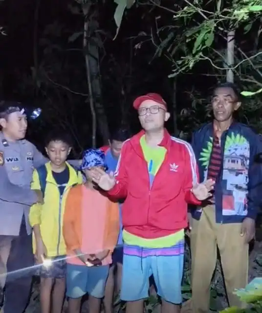 Polres Gresik Selamatkan Wisatawan Asal Sidoarjo Tersesat di Hutan Pulau Bawean