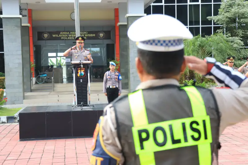 Kapolres Gresik AKBP Ramadhan Nasution Pimpin Apel Perdana, Tekankan Layani Masyarakat Dengan Hati