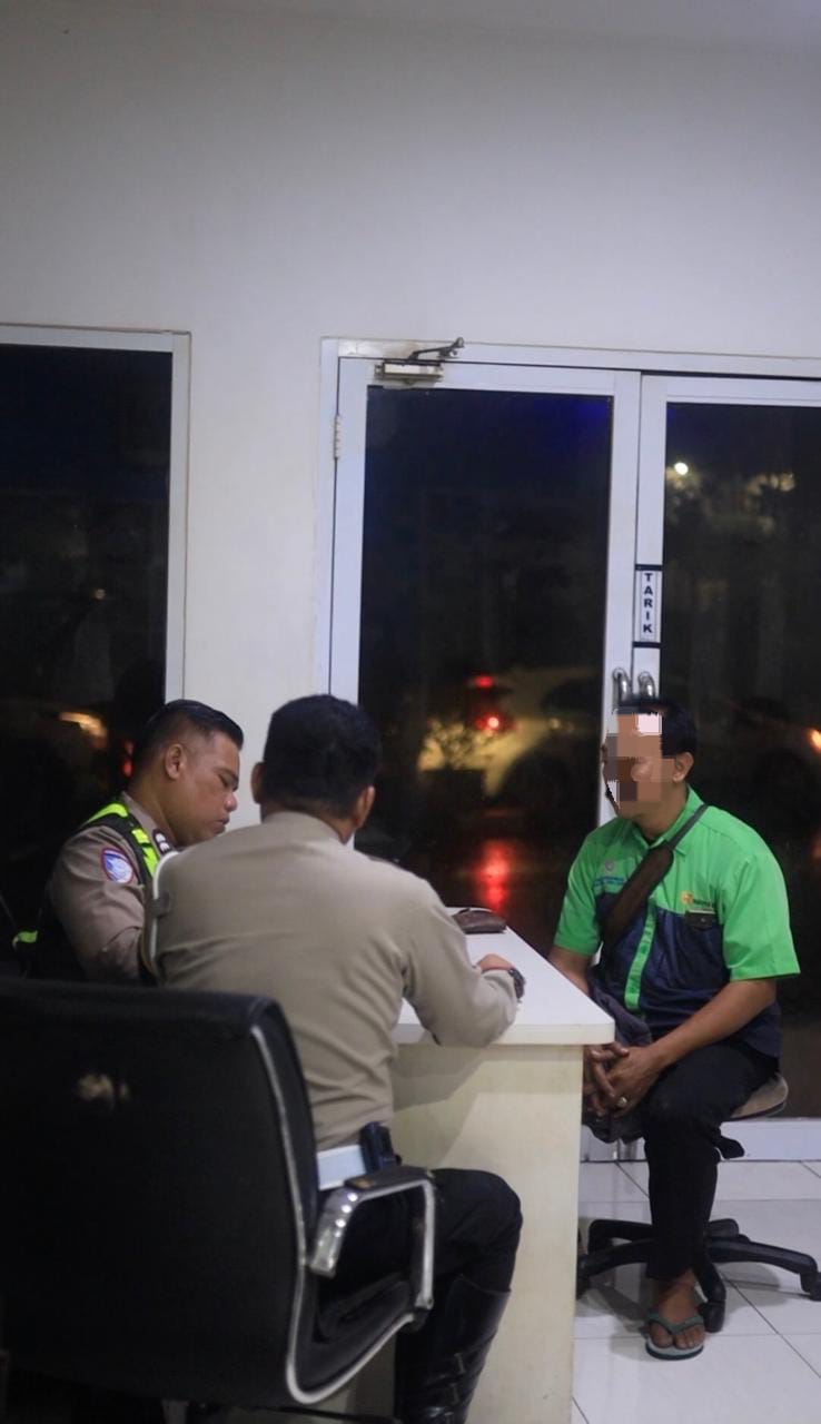 Satlantas Polres Gresik Tindak Tegas Sopir Bus Trans Jatim Ugal-ugalan di Jalan Protokol