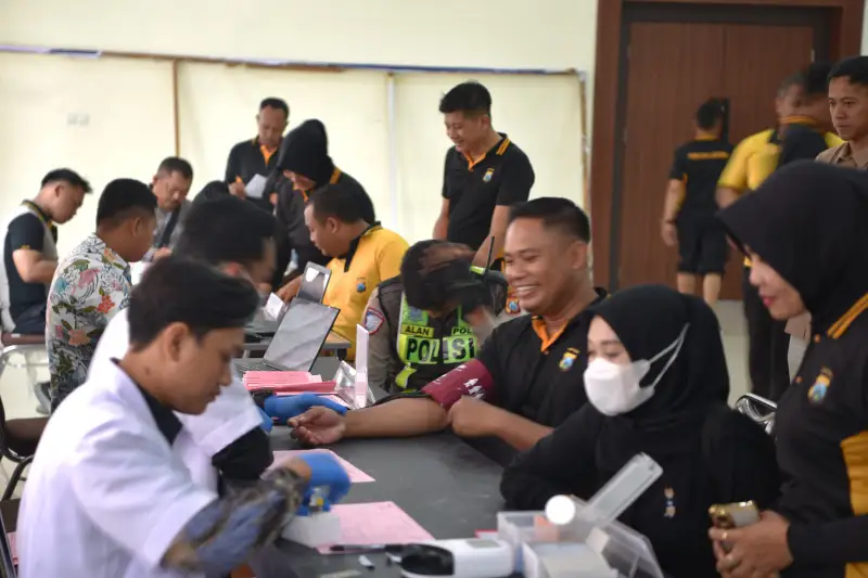 Tak Hanya Jaga Kamtibmas, Polres Gresik Turun Tangan Donor Darah Bantu Penuhi Stok Darah PMI