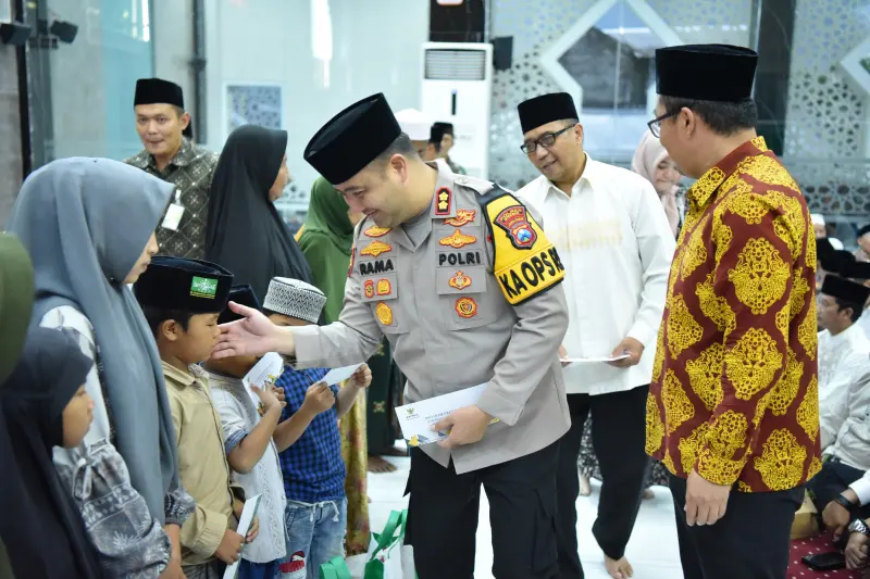 Perkuat Sinergi dan Kamtibmas, Kapolres Gresik Hadiri Safari Ramadhan 1447 H di Duduksampeyan