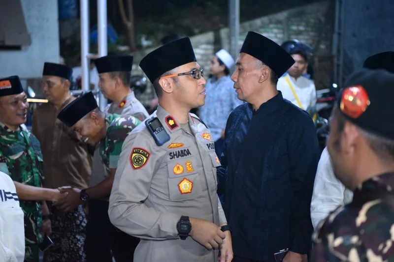 Polres Gresik Pastikan Tradisi Malam Selawe 2026 di Makam Sunan Giri Berjalan Aman dan Kondusif