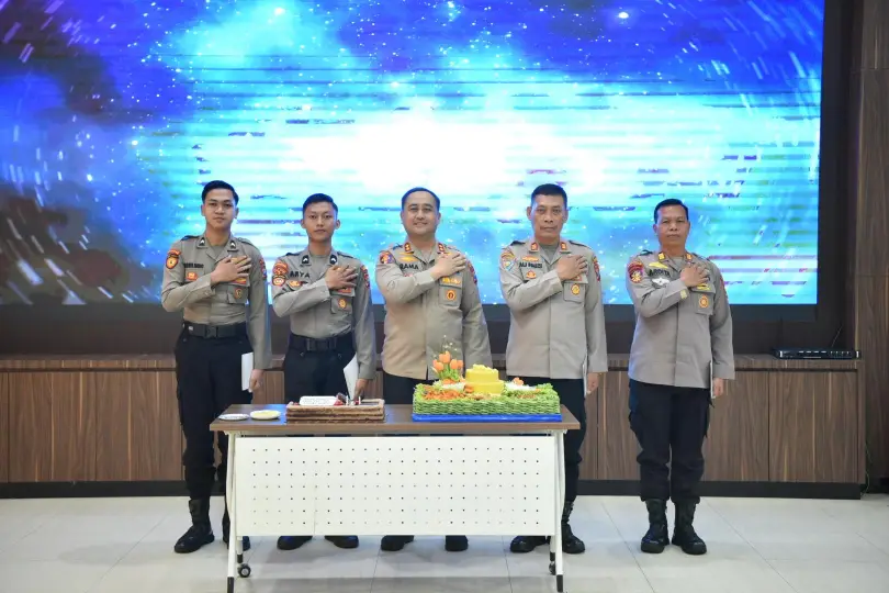 Wujud Perhatian Pimpinan, Kapolres Gresik Gelar Tasyakuran Ulang Tahun Personel