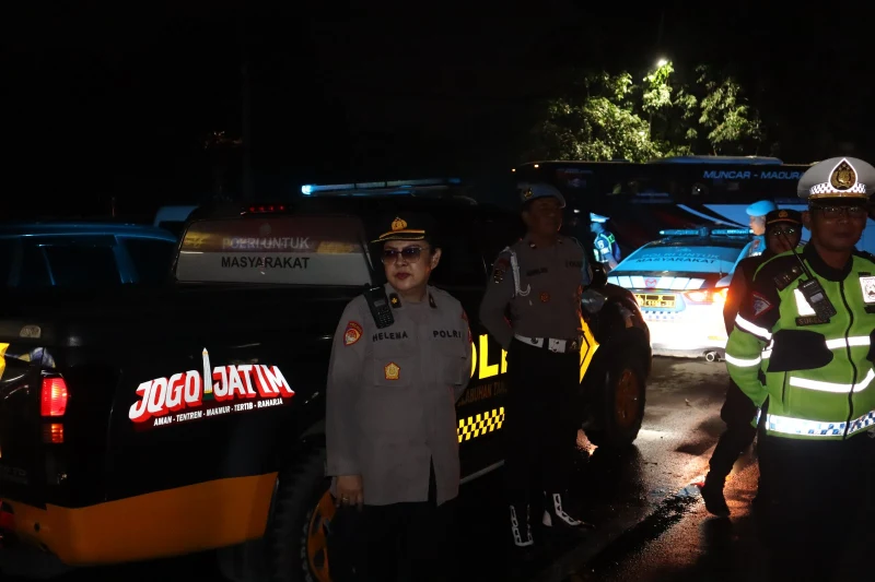 Polres Tanjungperak Gelar Patroli Skala Besar Antisipasi Kriminalitas dan Balap Liar