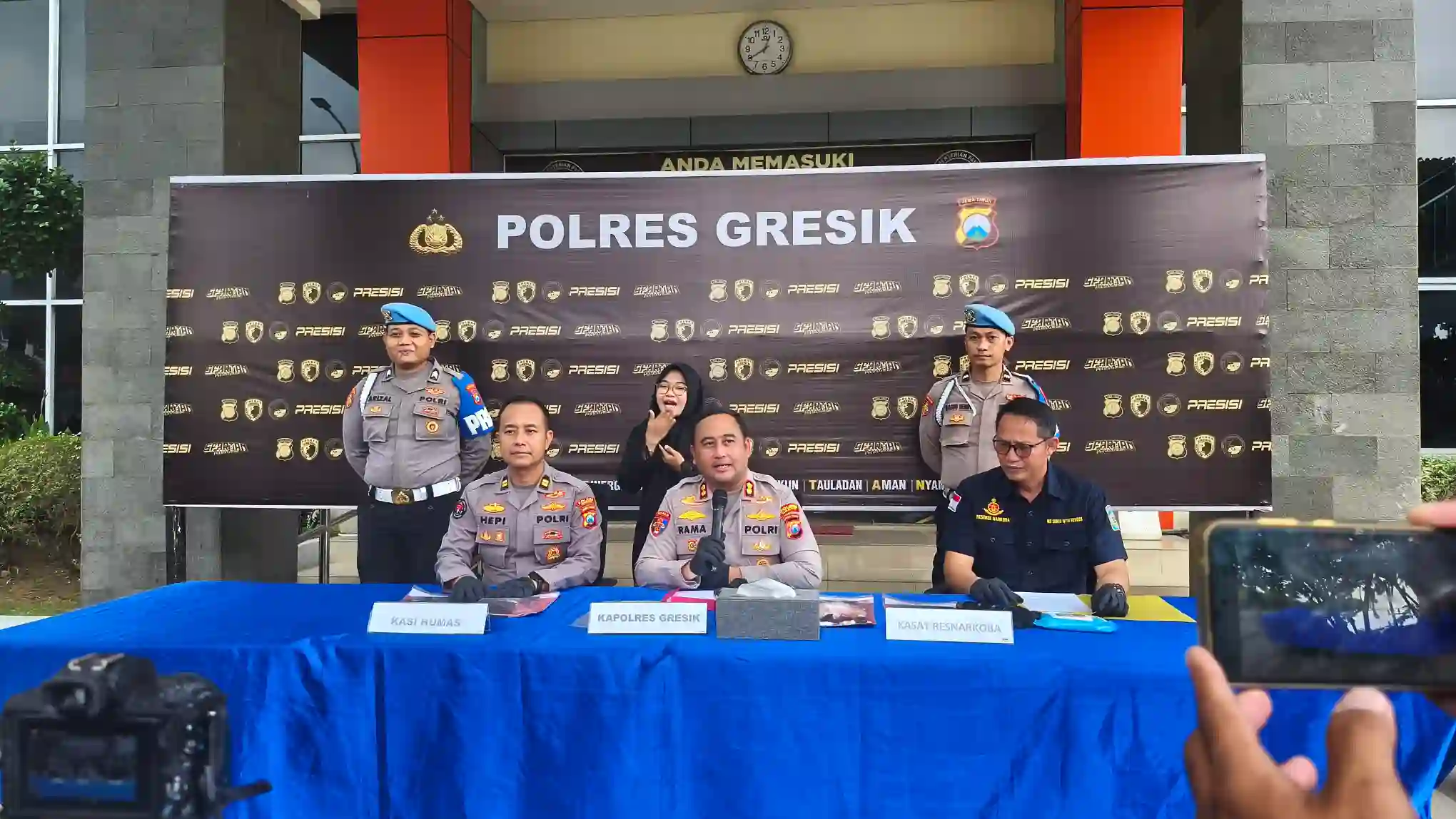 Polres Gresik Ringkus Jaringan Narkoba Lintas Kota Gresik dan Surabaya, Sita 68,21 Gram Sabu