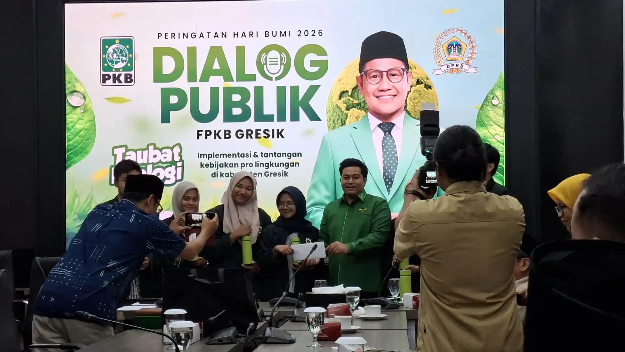 Darurat Sampah dan Ancaman Mikroplastik di Hari Bumi, DPRD Gresik Ajak Taubat Ekologi