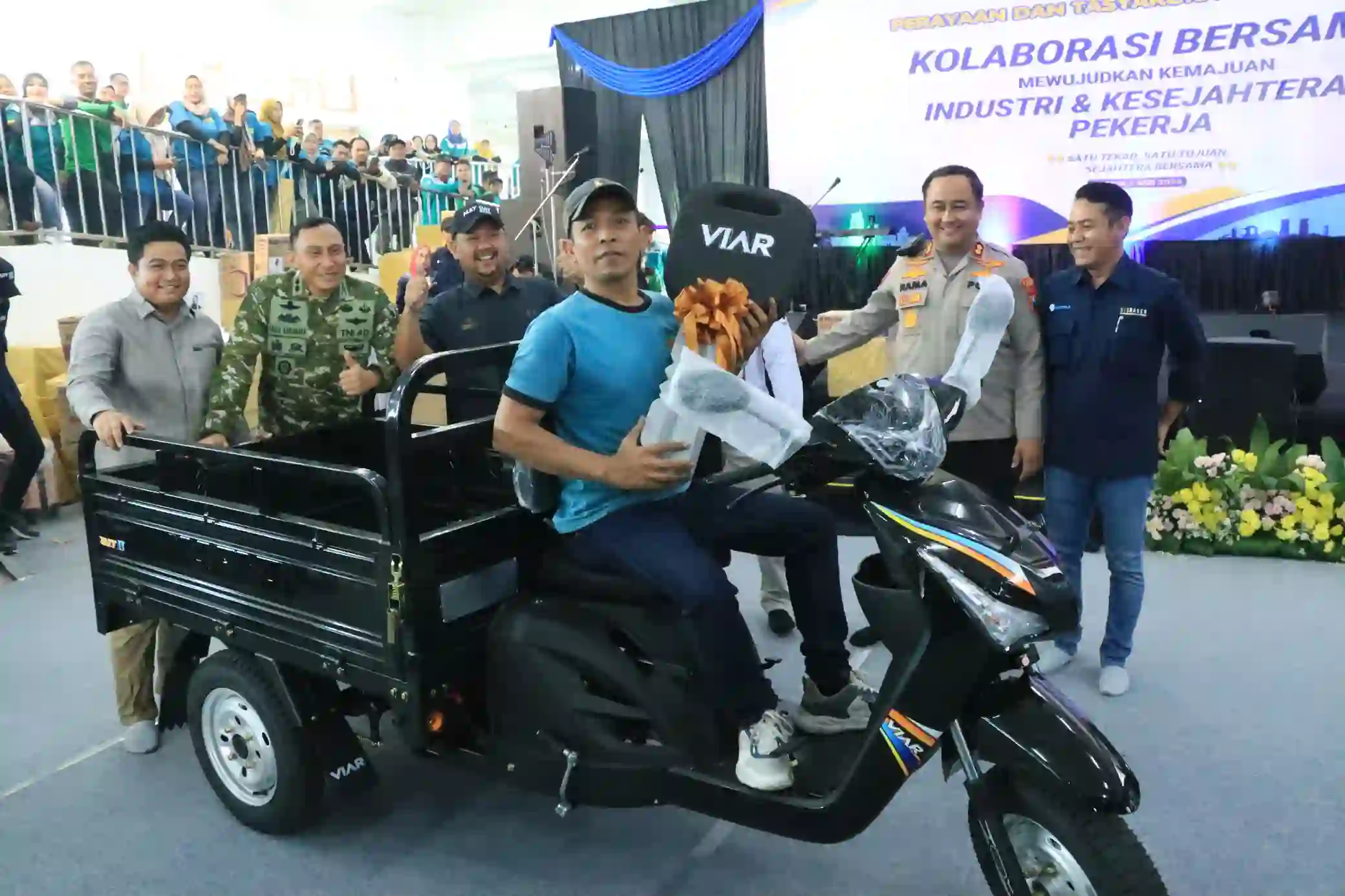 Kapolres Gresik Apresiasi Peringatan May Day di Stadion Gejos Berjalan Kondusif dan Humanis