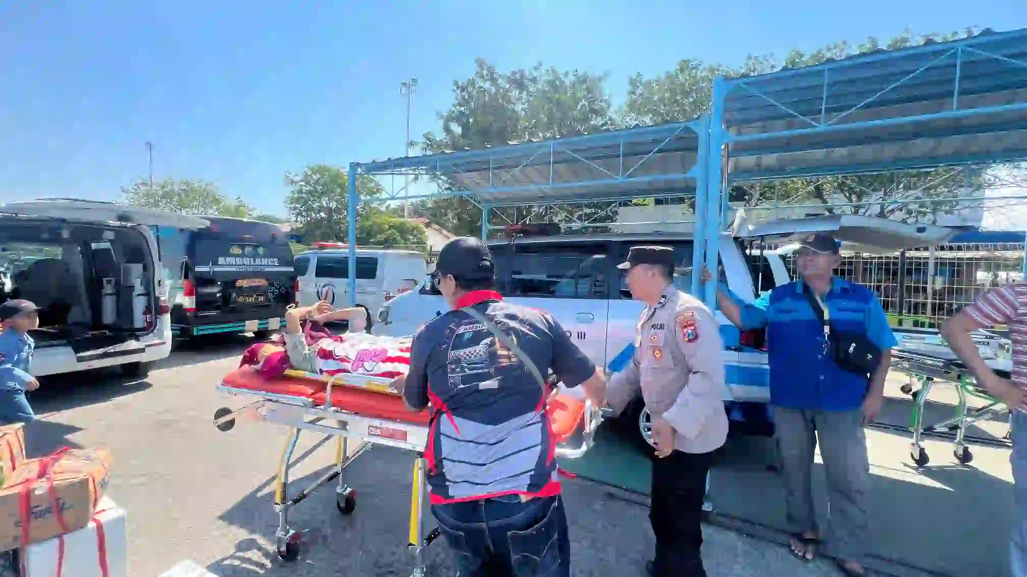 Wujud Kepedulian Polres Gresik, Sidokkes Berikan Layanan Ambulans Gratis untuk Pasien Asal Bawean
