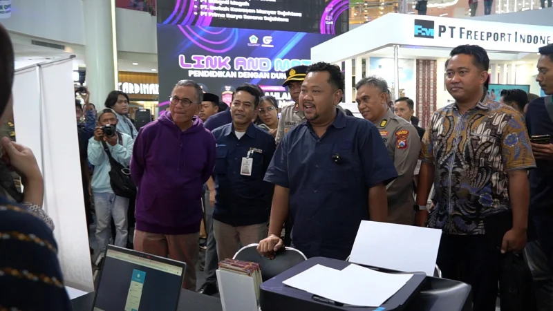 Dahlan Iskan Apresiasi Layanan SKCK Jemput Bola Polres Gresik di Job Fair Tematik 2026, Sangat Membantu Pencari Kerja