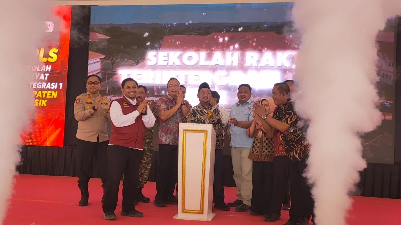 405 Siswa SRT 1 Gresik, MPLS di Kampus Megah, Gus Yani Mengaku Bangga, Semakin Optimis Siswa Bisa Menggapai Cita-Cita (2)
