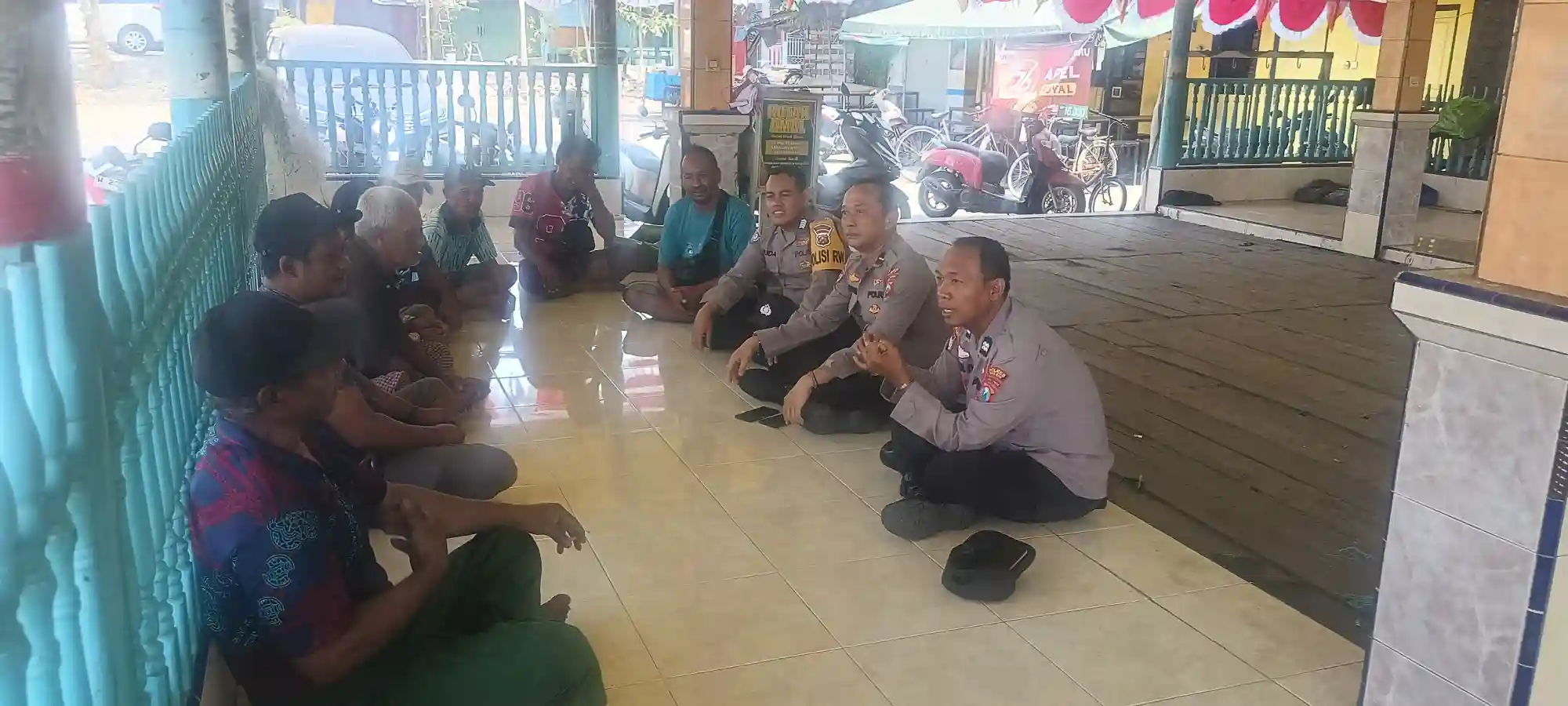 Polres Gresik Gencarkan Cooling System, Edukasi Warga Bahaya Judi Online dan Pinjol Ilegal