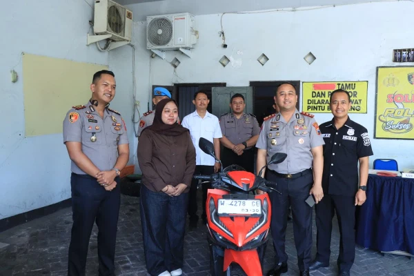 Polsek Cerme Ungkap Kasus Curanmor di Parkiran Minimarket, Korban Senang Motornya Kembali