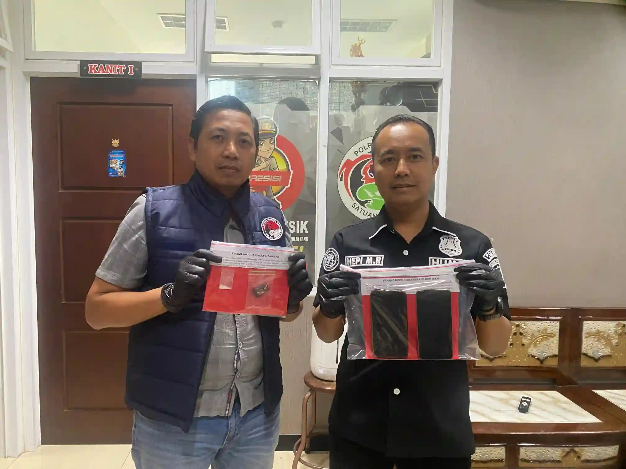 Polres Gresik Ungkap Kasus Sabu, 2 Pria asal Cerme Diamankan Usai Simpan Narkoba Dibungkus Permen
