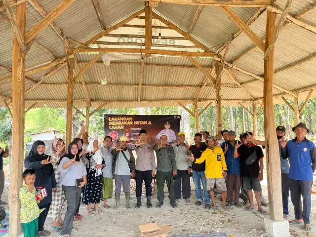Polisi dan Warga Bersinergi Cegah Karhutla di Kawasan Hutan Panceng