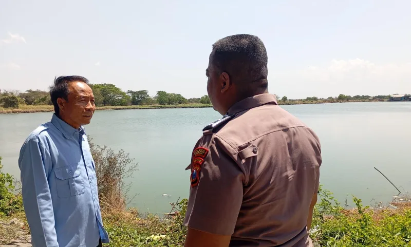 Polsek Duduksampeyan Cek Tambak di Desa Tebaloan Dukung Ketahanan Pangan