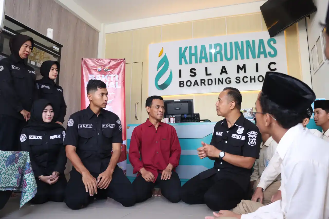 Semarak HUT ke-75 Humas Polri, Polres Gresik Salurkan Bantuan Sembako ke Panti Asuhan Nurul Hayat