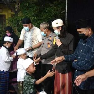 Komunitas Info Seputar Driyorejo Gresik Santuni 132 Anak Yatim