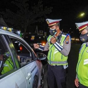Polres Gresik Gelar Giat Penyekatan, 10 Orang Dirapid Test antigen