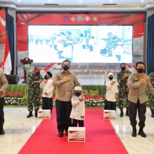 31 Tahun GELAR 90, Komjen Firli Bahuri: Kita Berikan Penghargaan Kepada TNI, Polri yang Sudah Bekerja Keras Mengendalikan Covid-19 di Jatim