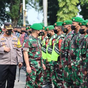 TNI-Polri Apel Gelar Pasukan Jelang Kedatangan Presiden Joko Widodo ke Gresik