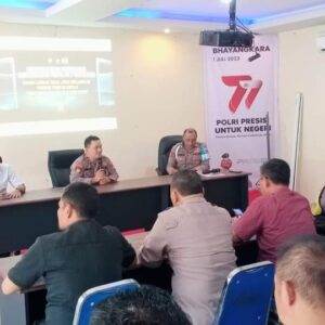Polres Gresik Gelar Pembinaan Etika Profesi Dan Sosialisasi Perpol No 7 Tahun 2023 di Polsek Driyorejo