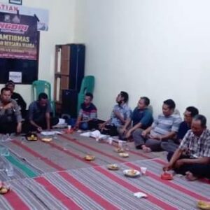 Ngopi Kamtibmas, Polsek Kebomas Bersama Warga Desa Kembangan Gresik
