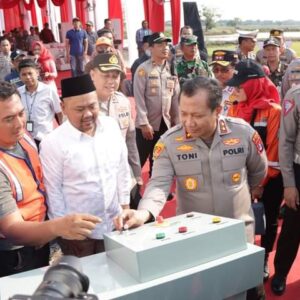 Kapolda Jatim Resmikan Palang Pintu Kereta Api Perlintasan Sebidang di Gresik
