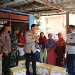 Jumat Curhat, Kapolres Beri Pesan Bahaya Narkoba di Kebomas Gresik
