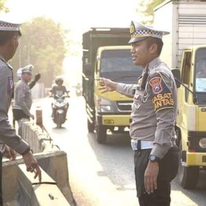 Satlantas Polres Gresik Rekayasa Simpang Empat Bunder Untuk Keselamatan Warga