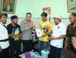 Bersama Pentolan Suporter, Kapolres Gresik Jenguk Korban Luka Bentrokan di Stadion Gejos