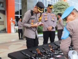 Cegah Pelanggaran, Polres Gresik Gelar Test Urine dan Pengecekan Senjata Personel