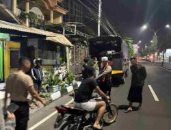 Patroli Sahur On The Road Polres Gresik, Gagalkan Aksi Balap Liar di Jalan Kartini