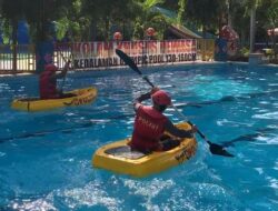 Satuan Samapta Polres Gresik Gelar Latihan SAR Pertolongan Korban Tenggelam