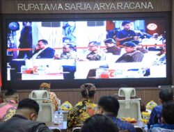 Polres Gresik Gelar Nobar Wayang Kulit di Hari Bhayangkara ke-78