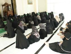 Perkuat Keimanan, Polres Gresik Gelar Ngaji Bareng Ustadzah Marwa