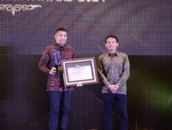 Berhasil jaga Kamtibmas Selama Pemilu, Kapolres Gresik Raih Penghargaan Radar Surabaya Awards 2024