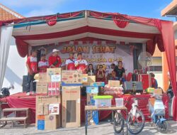 Meriahkan HUT RI ke 79, Pemdes Duduk Sampeyan Gelar Jalan Sehat Bersama