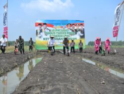 Dukung Ketahanan Pangan Polres Gresik Gelar Penanaman Jagung di Desa Karang Andong