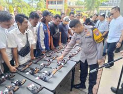 Ops Nataru 2024, Wakapolres Gresik Pimpin Pengecekan Senjata Api Rutin