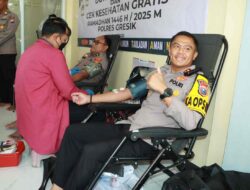 Peduli dan Berbagi di Bulan Suci, Polres Gresik Gelar Donor Darah serta Cek Kesehatan Gratis